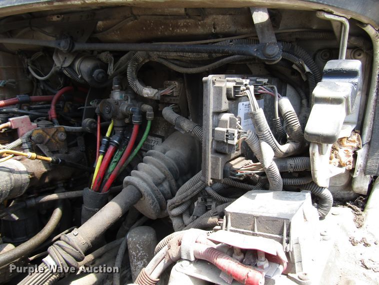 image for item DG1274 2007 Freightliner Business Class M2 truck cab and chassis
