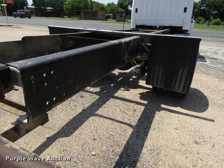 image for item DG1274 2007 Freightliner Business Class M2 truck cab and chassis