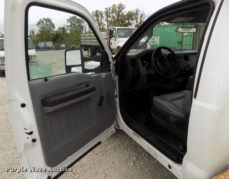 image for item DG2459 2011 Ford F350 Super Duty utility bed pickup truck