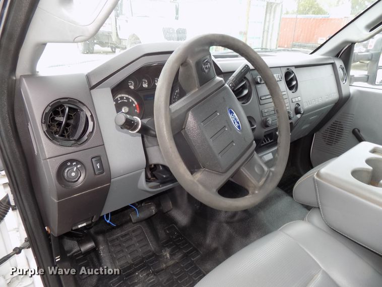 image for item DG2459 2011 Ford F350 Super Duty utility bed pickup truck