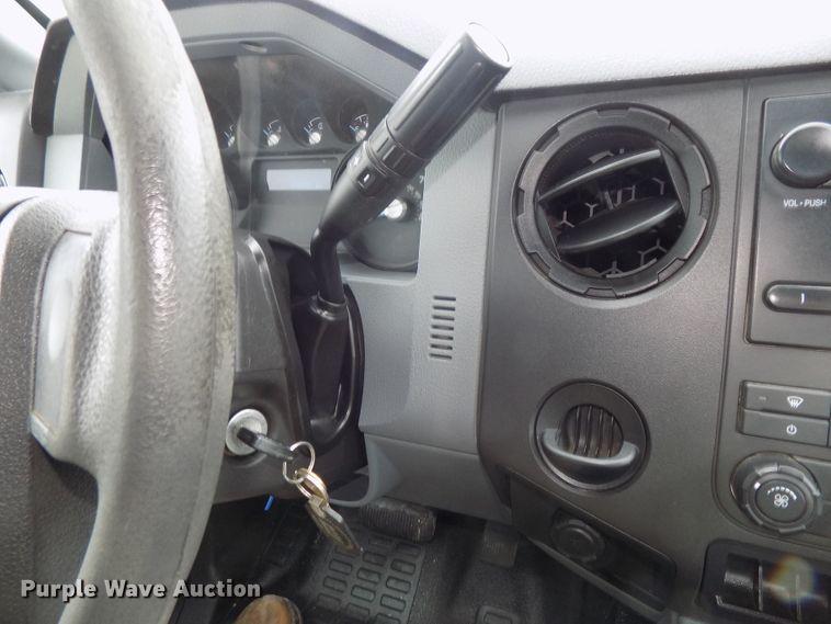 image for item DG2459 2011 Ford F350 Super Duty utility bed pickup truck