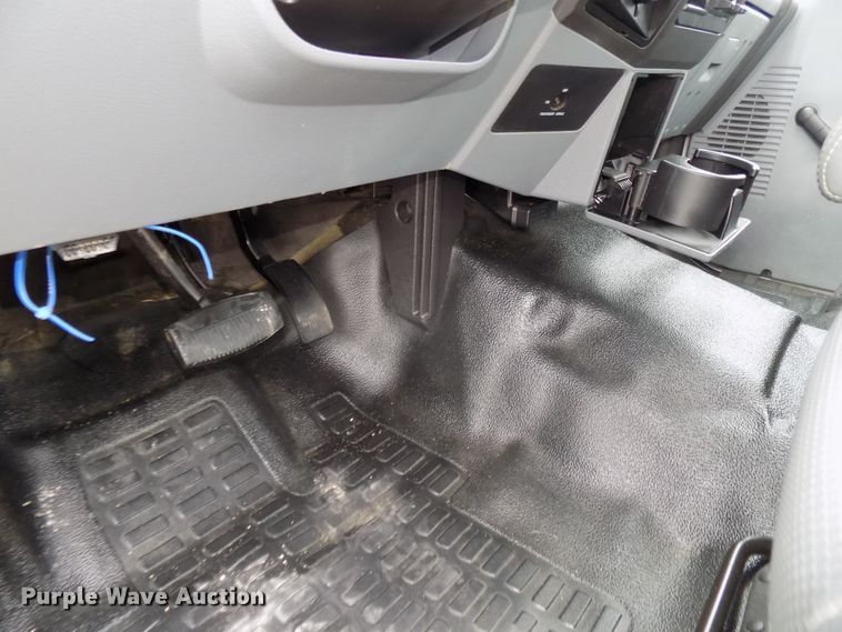 image for item DG2459 2011 Ford F350 Super Duty utility bed pickup truck