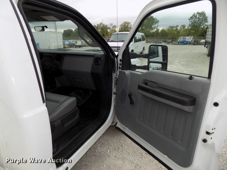 image for item DG2459 2011 Ford F350 Super Duty utility bed pickup truck