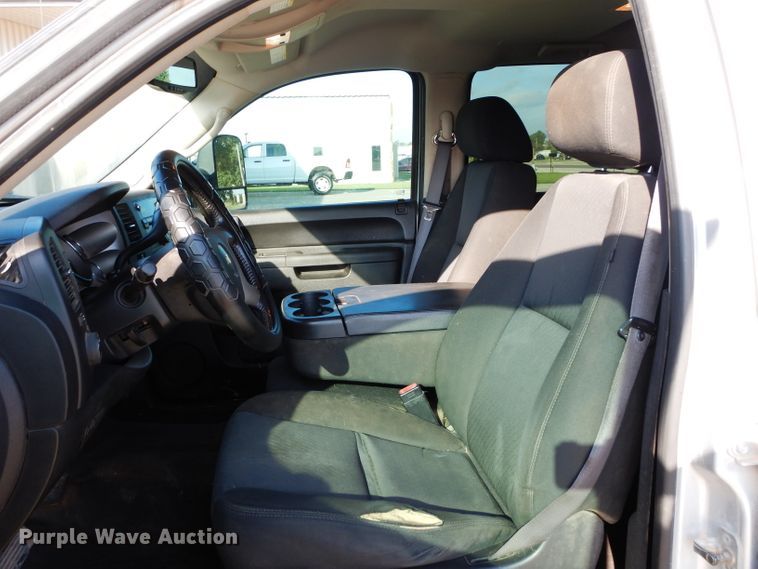 image for item DG4194 2012 Chevrolet Silverado 2500HD Crew Cab pickup truck