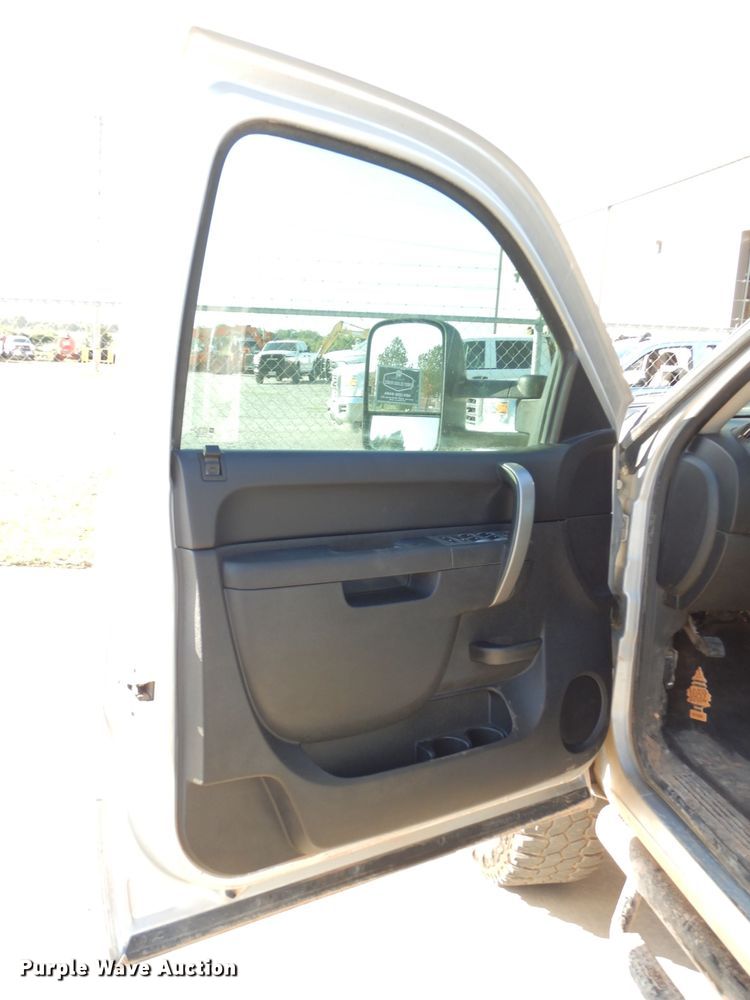 image for item DG4194 2012 Chevrolet Silverado 2500HD Crew Cab pickup truck