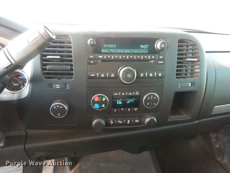 image for item DG4194 2012 Chevrolet Silverado 2500HD Crew Cab pickup truck