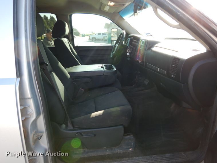 image for item DG4194 2012 Chevrolet Silverado 2500HD Crew Cab pickup truck