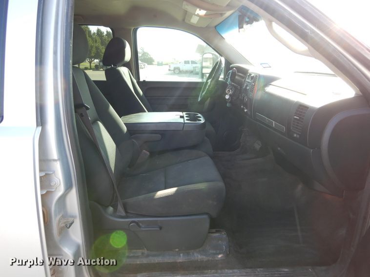 image for item DG4194 2012 Chevrolet Silverado 2500HD Crew Cab pickup truck