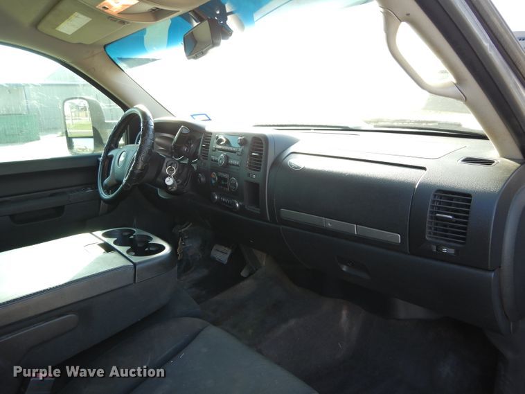 image for item DG4194 2012 Chevrolet Silverado 2500HD Crew Cab pickup truck