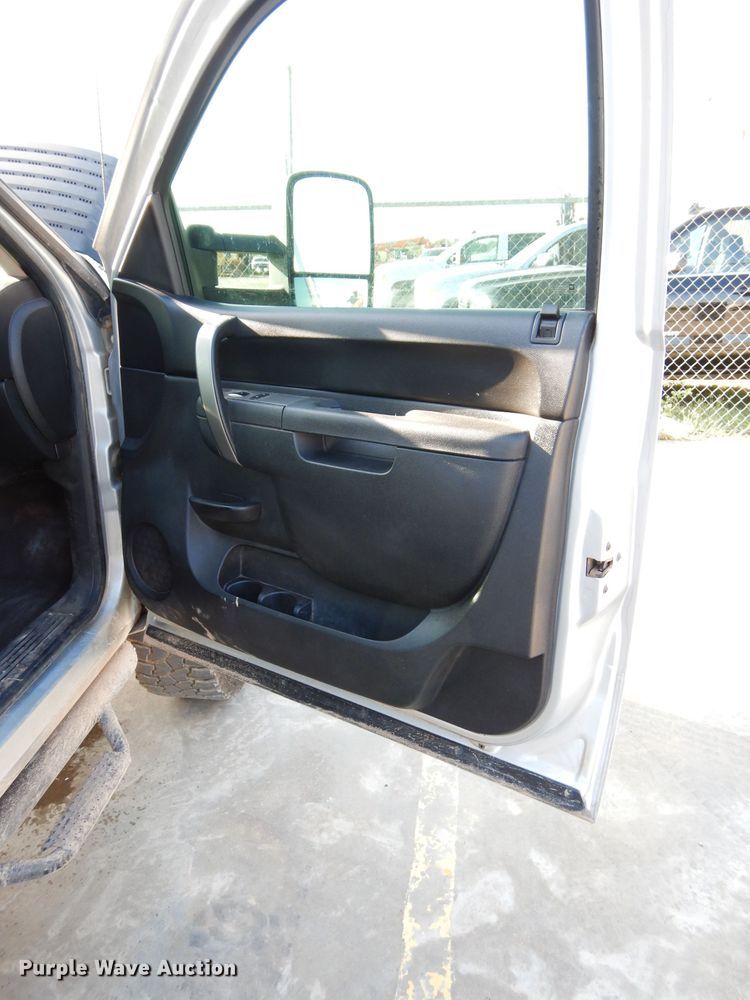 image for item DG4194 2012 Chevrolet Silverado 2500HD Crew Cab pickup truck