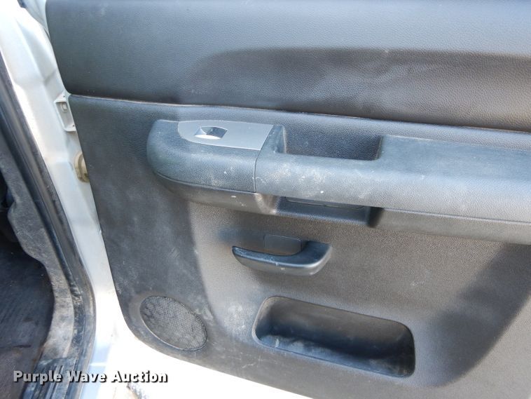 image for item DG4194 2012 Chevrolet Silverado 2500HD Crew Cab pickup truck