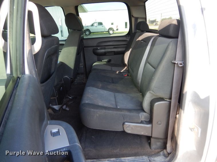 image for item DG4194 2012 Chevrolet Silverado 2500HD Crew Cab pickup truck