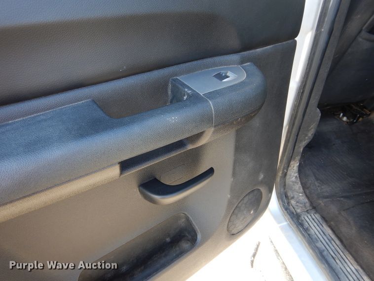 image for item DG4194 2012 Chevrolet Silverado 2500HD Crew Cab pickup truck