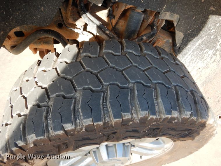 image for item DG4194 2012 Chevrolet Silverado 2500HD Crew Cab pickup truck