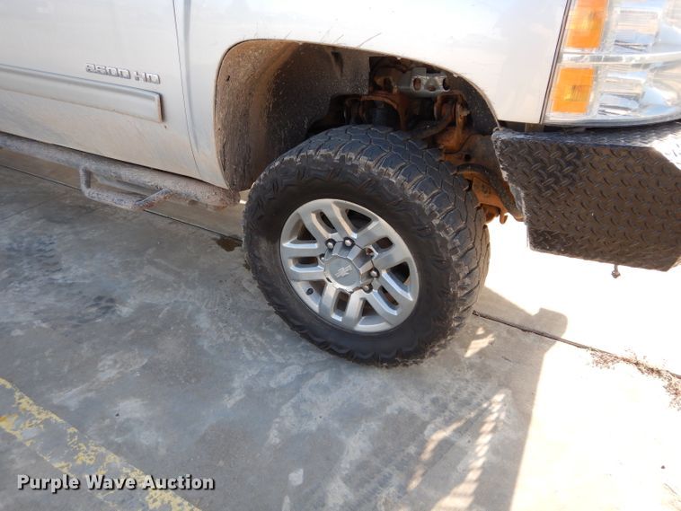 image for item DG4194 2012 Chevrolet Silverado 2500HD Crew Cab pickup truck