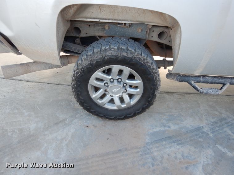 image for item DG4194 2012 Chevrolet Silverado 2500HD Crew Cab pickup truck