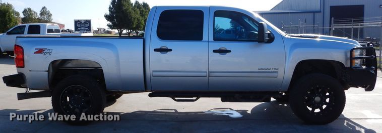 image for item DG4195 2012 Chevrolet Silverado 2500HD Crew Cab pickup truck