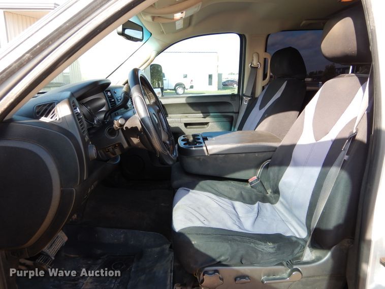 image for item DG4195 2012 Chevrolet Silverado 2500HD Crew Cab pickup truck