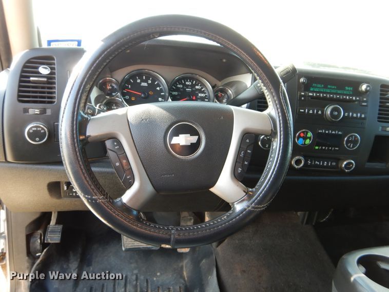 image for item DG4195 2012 Chevrolet Silverado 2500HD Crew Cab pickup truck