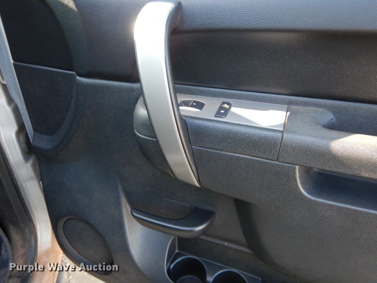 image for item DG4195 2012 Chevrolet Silverado 2500HD Crew Cab pickup truck