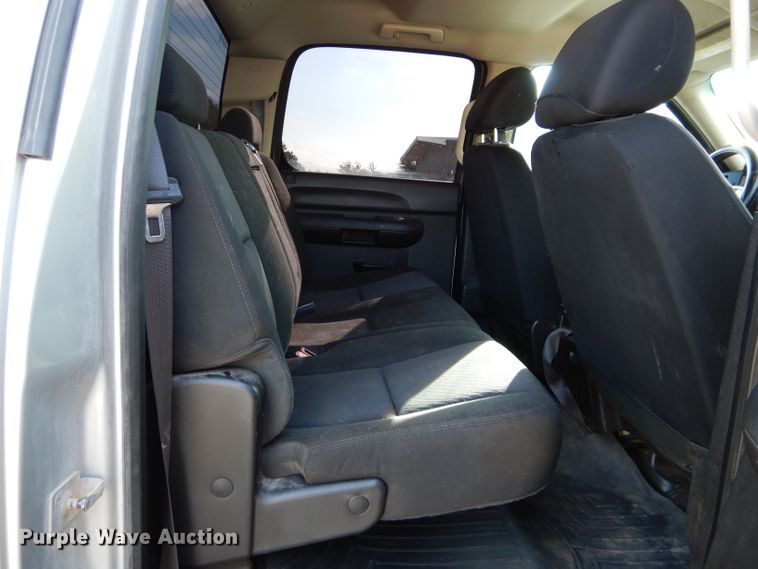 image for item DG4195 2012 Chevrolet Silverado 2500HD Crew Cab pickup truck