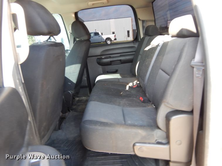 image for item DG4195 2012 Chevrolet Silverado 2500HD Crew Cab pickup truck