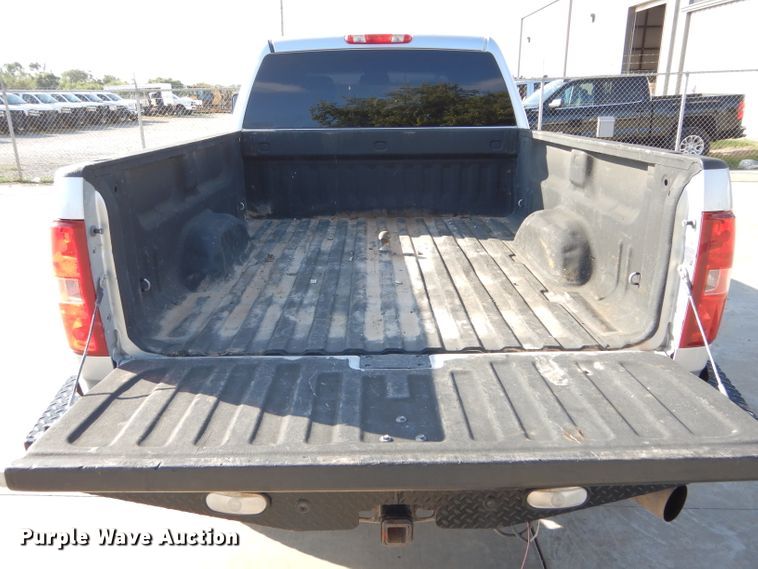 image for item DG4195 2012 Chevrolet Silverado 2500HD Crew Cab pickup truck