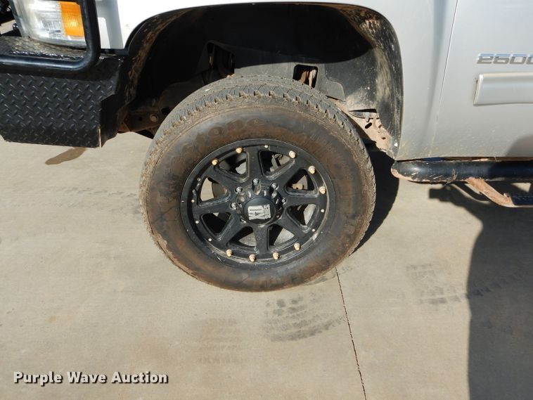 image for item DG4195 2012 Chevrolet Silverado 2500HD Crew Cab pickup truck