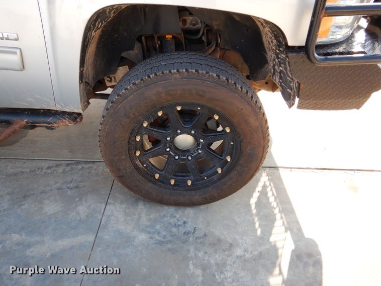 image for item DG4195 2012 Chevrolet Silverado 2500HD Crew Cab pickup truck