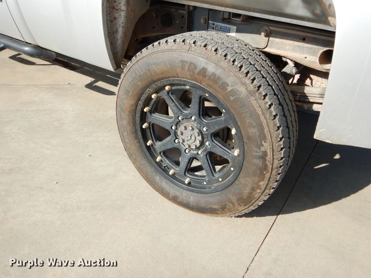 image for item DG4195 2012 Chevrolet Silverado 2500HD Crew Cab pickup truck