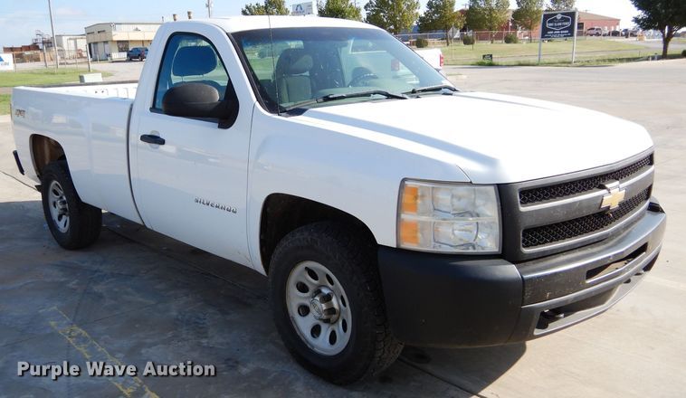 image for item DG4197 2011 Chevrolet Silverado 1500 pickup truck