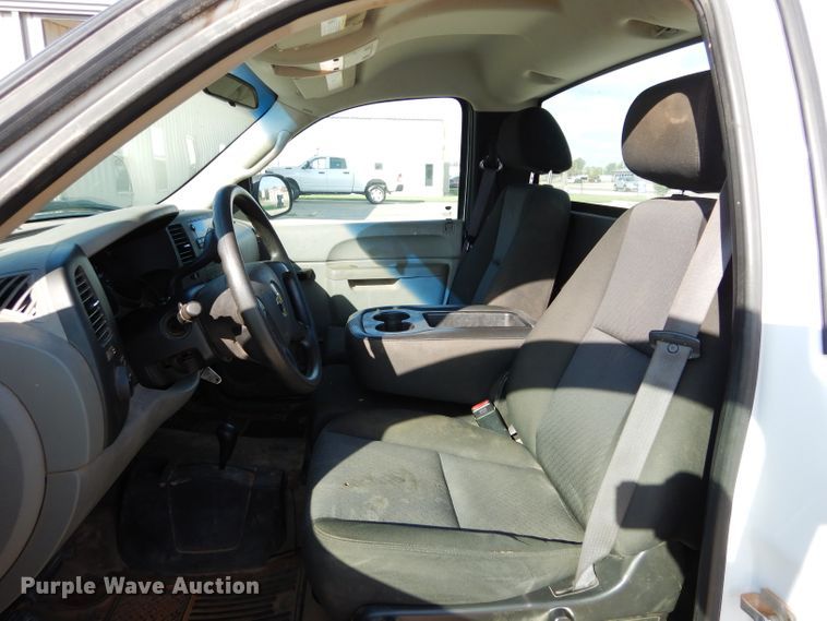 image for item DG4197 2011 Chevrolet Silverado 1500 pickup truck