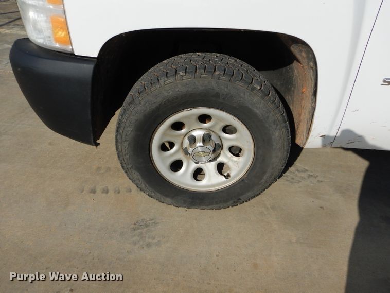 image for item DG4197 2011 Chevrolet Silverado 1500 pickup truck