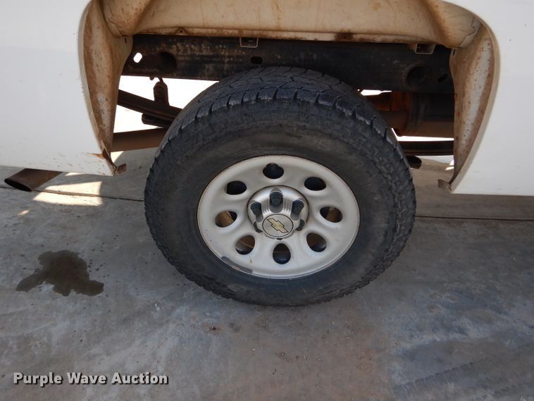 image for item DG4197 2011 Chevrolet Silverado 1500 pickup truck