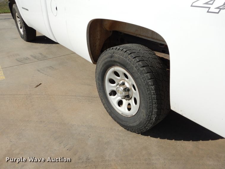 image for item DG4197 2011 Chevrolet Silverado 1500 pickup truck