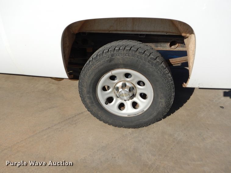 image for item DG4197 2011 Chevrolet Silverado 1500 pickup truck