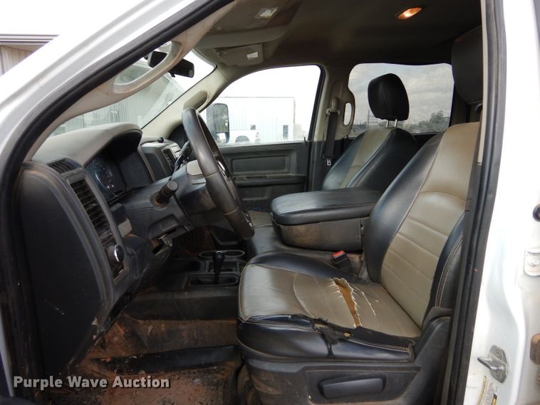 image for item DG4199 2011 Dodge Ram 5500 Crew Cab flatbed truck