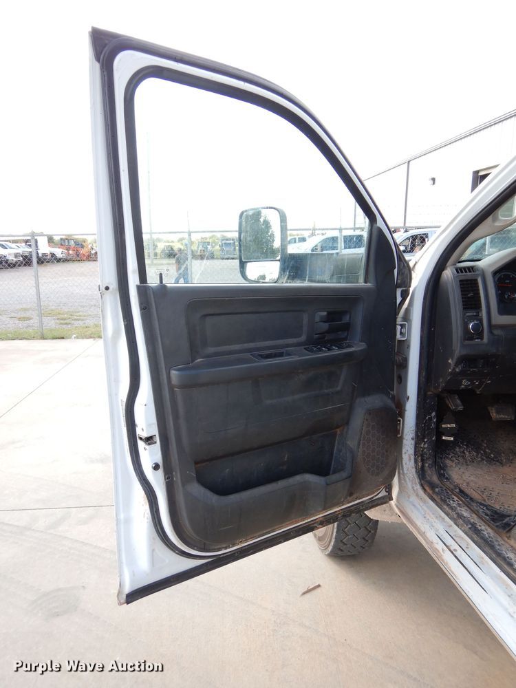 image for item DG4199 2011 Dodge Ram 5500 Crew Cab flatbed truck