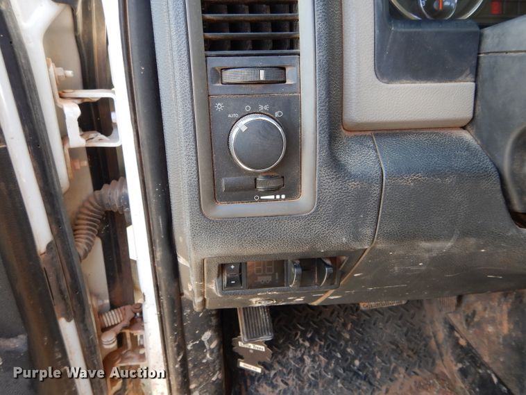 image for item DG4199 2011 Dodge Ram 5500 Crew Cab flatbed truck