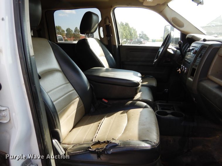 image for item DG4199 2011 Dodge Ram 5500 Crew Cab flatbed truck