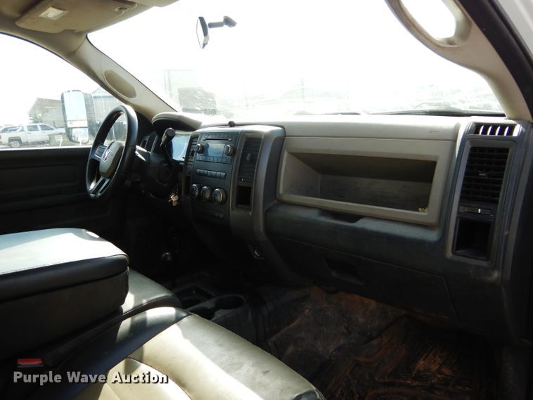 image for item DG4199 2011 Dodge Ram 5500 Crew Cab flatbed truck