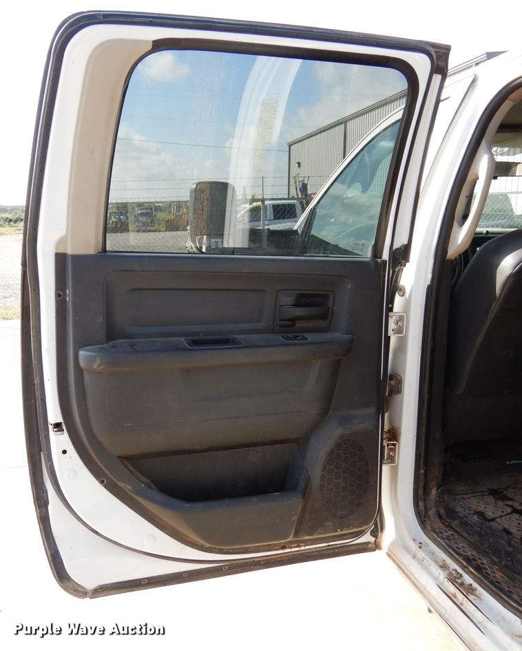 image for item DG4199 2011 Dodge Ram 5500 Crew Cab flatbed truck