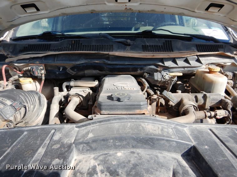 image for item DG4199 2011 Dodge Ram 5500 Crew Cab flatbed truck