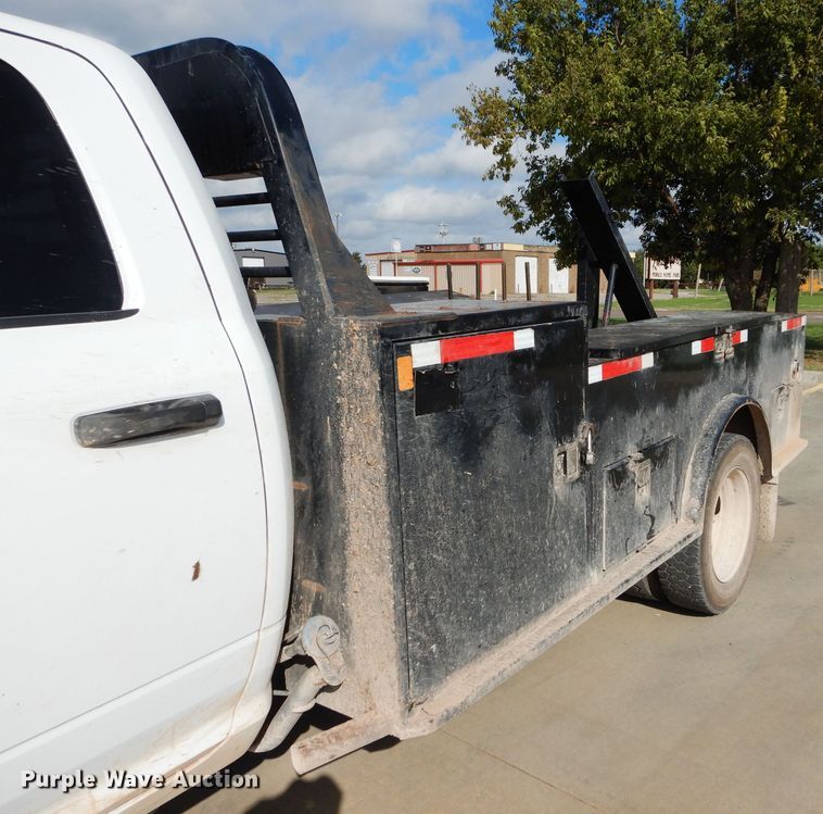 image for item DG4199 2011 Dodge Ram 5500 Crew Cab flatbed truck
