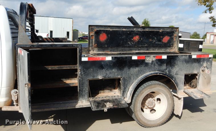 image for item DG4199 2011 Dodge Ram 5500 Crew Cab flatbed truck