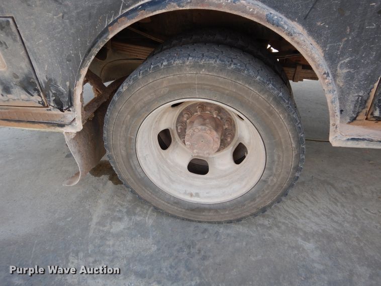 image for item DG4199 2011 Dodge Ram 5500 Crew Cab flatbed truck