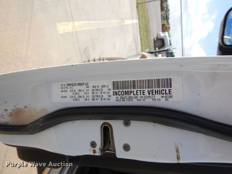 image for item DG4199 2011 Dodge Ram 5500 Crew Cab flatbed truck