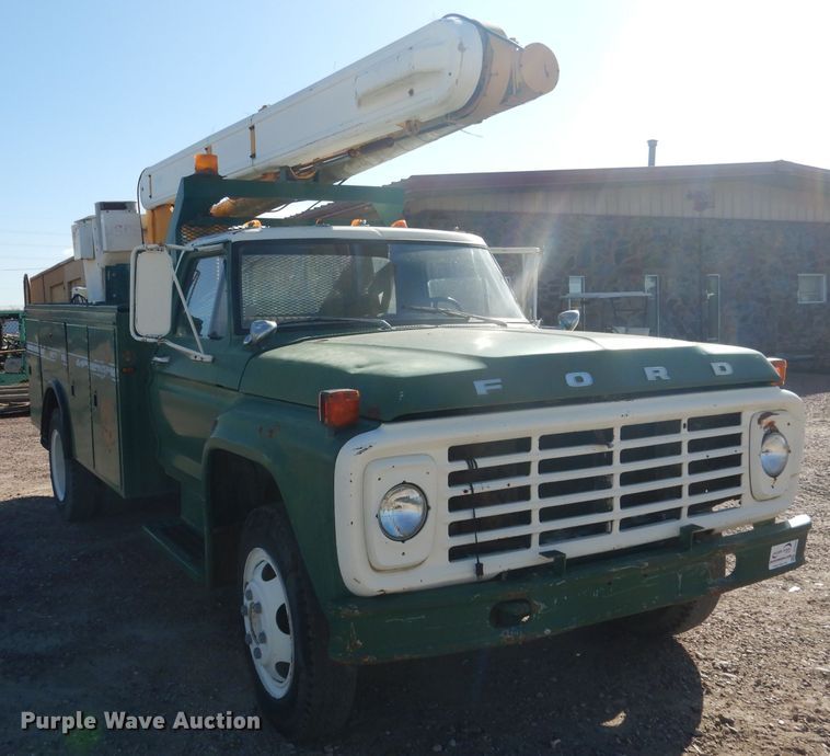 image for item DG5842 1973 Ford F600 bucket truck