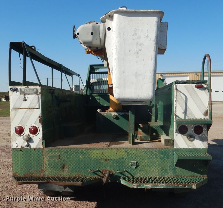 image for item DG5842 1973 Ford F600 bucket truck