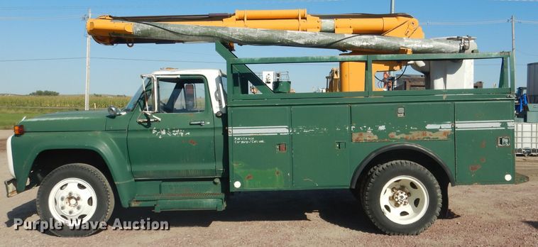 image for item DG5842 1973 Ford F600 bucket truck